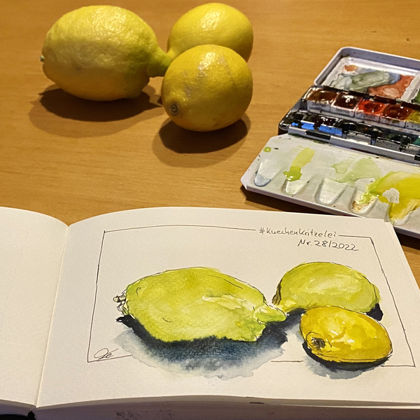 KI generiert: Das Bild zeigt eine Nahaufnahme von frischen Grünkohlblättern. Die krausen, grünen Blätter sind dicht beieinander angeordnet.