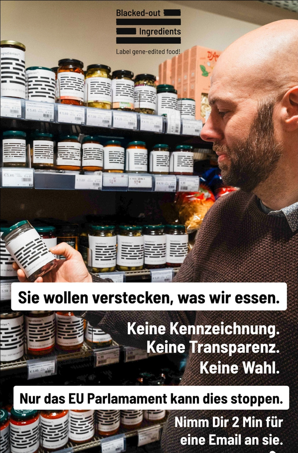 KI generiert: Mann schaut auf Regal mit Produkten ohne Klartextbeschriftung. Text: „Sie wollen verstecken, was wir essen...“